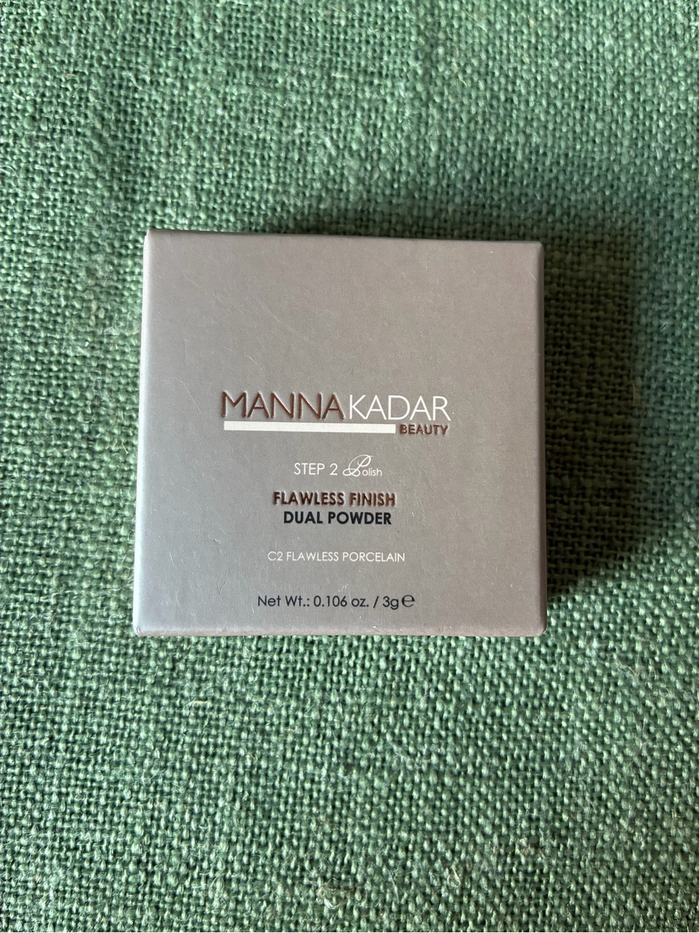 Manna Kadar Flawless Finish Dual Powder – C2 Flawless Porcelain
